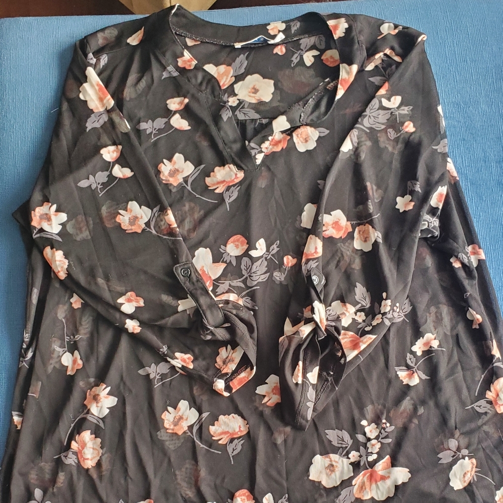 Ricki's XL mesh top with floral print